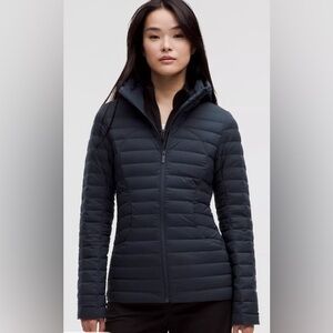 Women's Lululemon size 2 PACK IT DOWN black coat